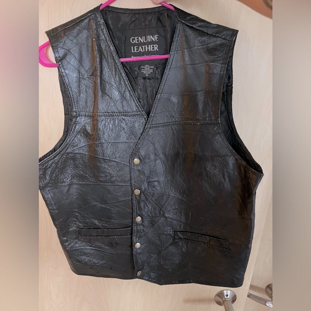 XL BLACK NAVARRO REAL LEATHER BIKER VEST PATCHWORK DESIGN!  AS ALWAYS SHIPS FAST